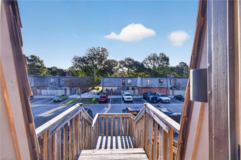Photo 14 of 17 residential for sale in Virginia Beach virginia