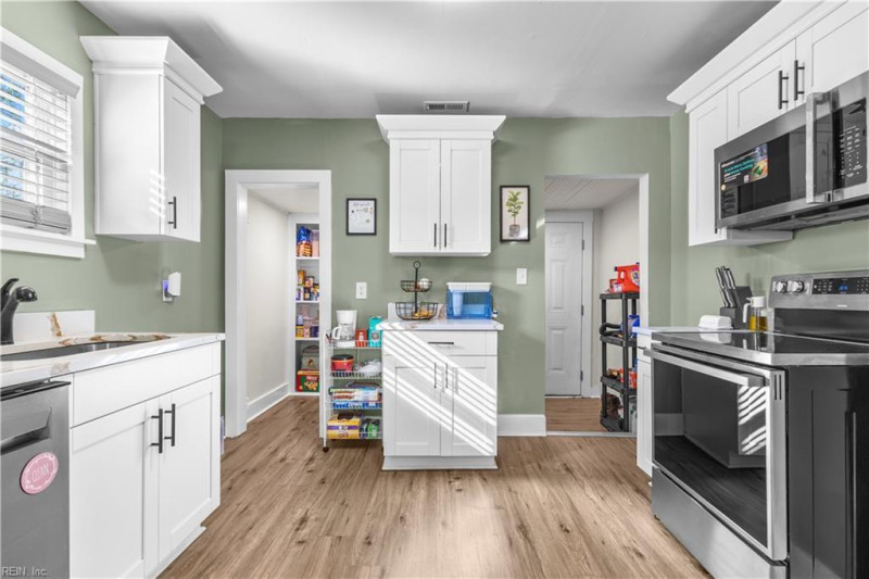 Photo 11 of 32 residential for sale in Suffolk virginia