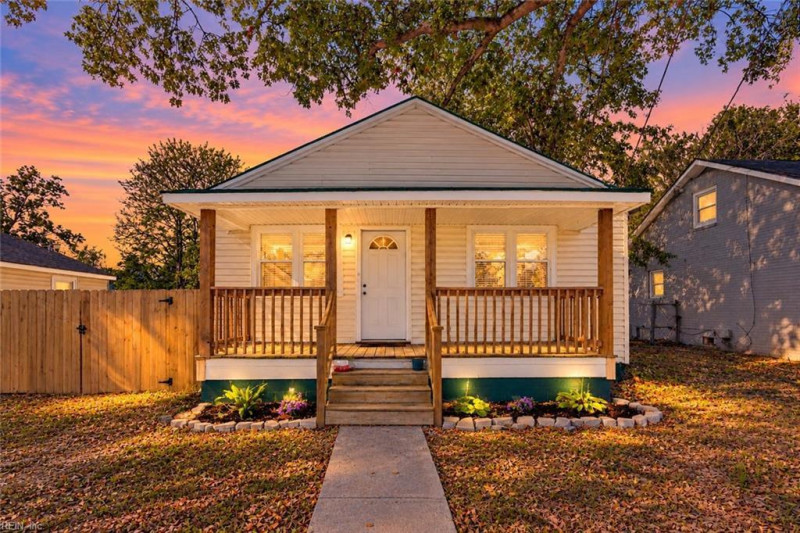 Photo 2 of 32 residential for sale in Suffolk virginia