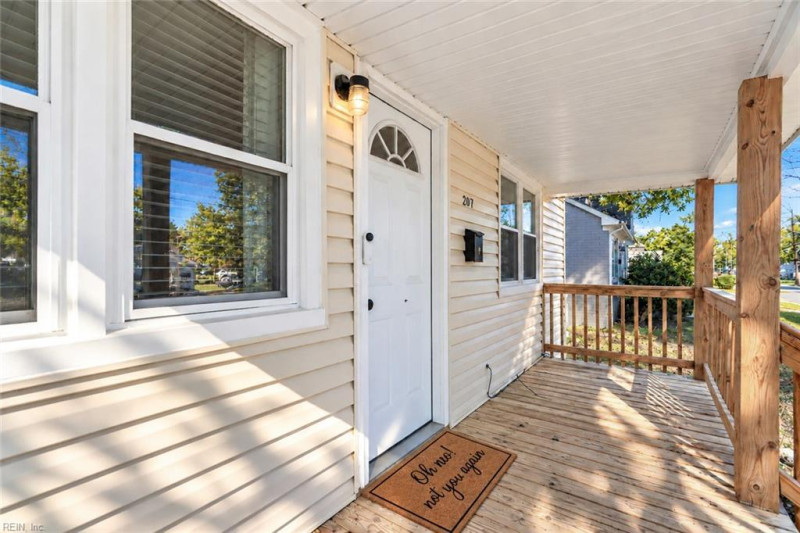 Photo 5 of 32 residential for sale in Suffolk virginia