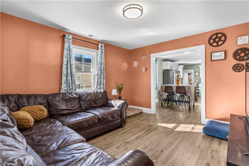 Photo 6 of 32 residential for sale in Suffolk virginia
