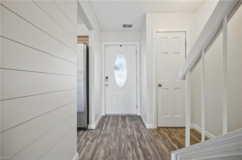 Photo 10 of 49 residential for sale in Virginia Beach virginia