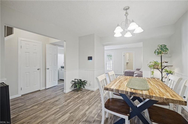 Photo 13 of 49 residential for sale in Virginia Beach virginia