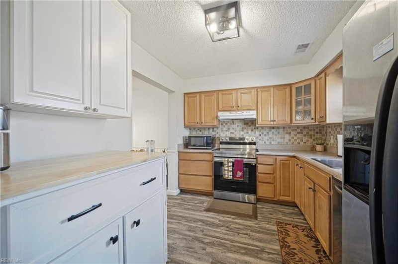 Photo 15 of 49 residential for sale in Virginia Beach virginia