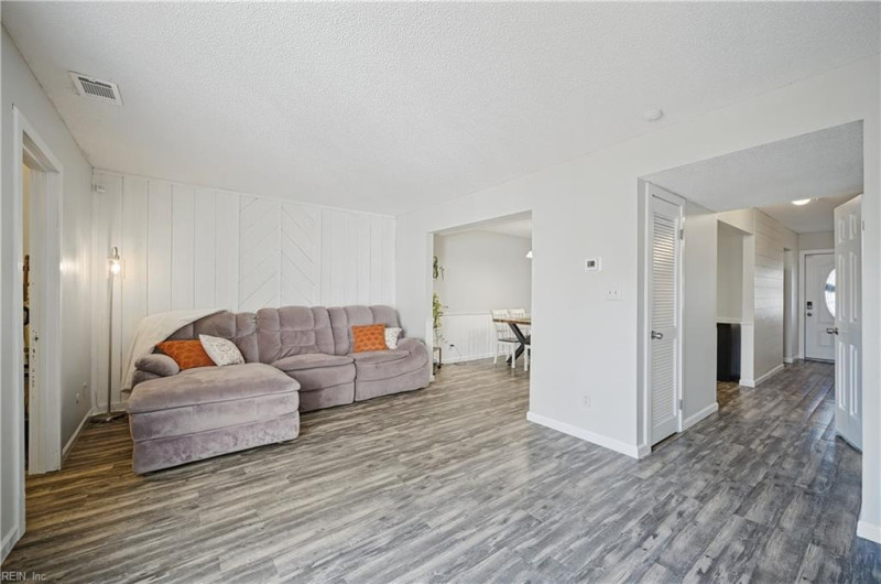 Photo 4 of 49 residential for sale in Virginia Beach virginia
