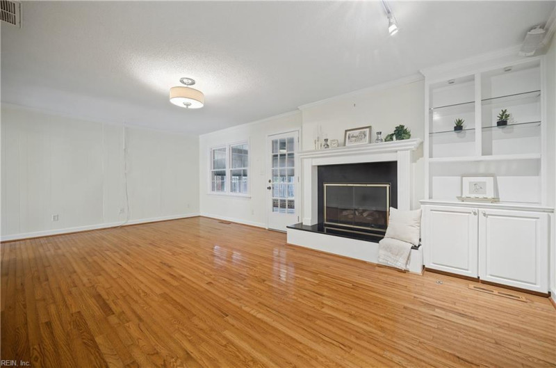 Photo 23 of 50 residential for sale in Virginia Beach virginia