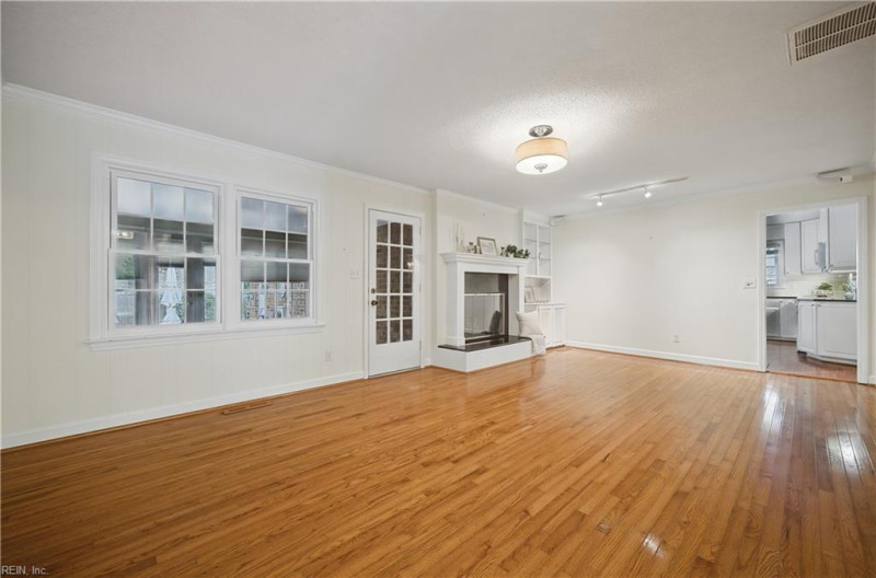 Photo 24 of 50 residential for sale in Virginia Beach virginia