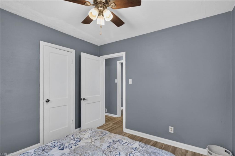 Photo 10 of 33 residential for sale in Portsmouth virginia