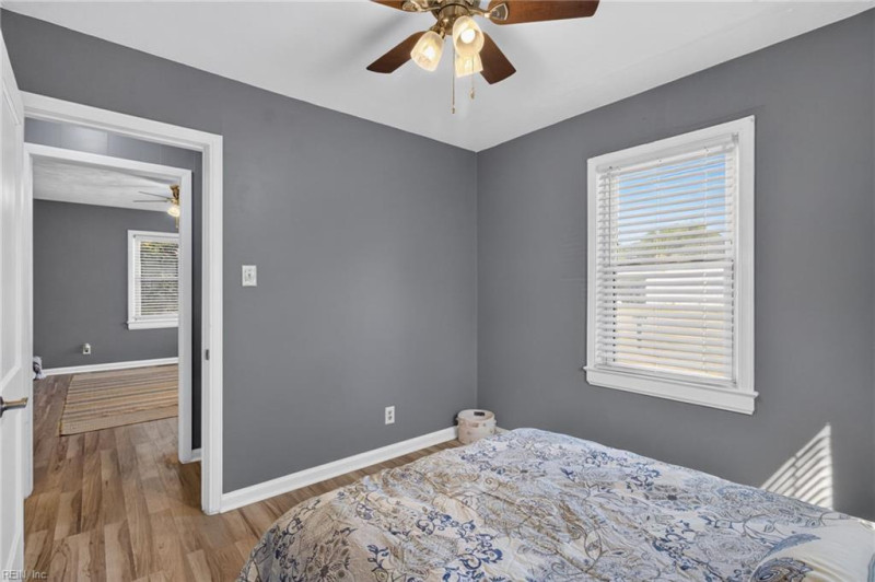 Photo 11 of 33 residential for sale in Portsmouth virginia