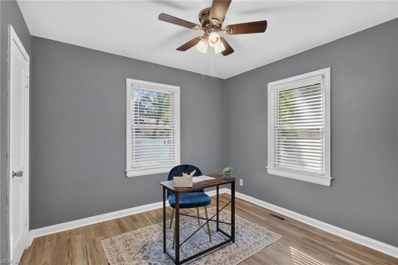 Photo 12 of 33 residential for sale in Portsmouth virginia