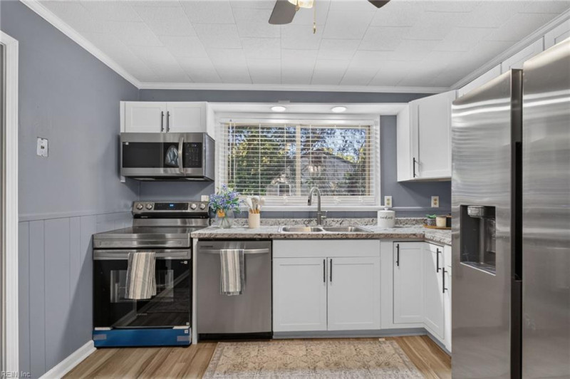 Photo 17 of 33 residential for sale in Portsmouth virginia