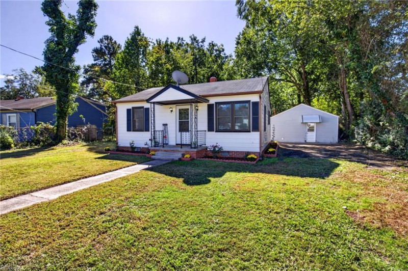 Photo 2 of 33 residential for sale in Portsmouth virginia