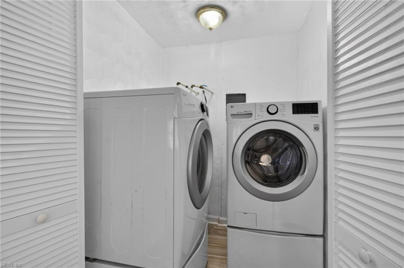 Photo 24 of 33 residential for sale in Portsmouth virginia