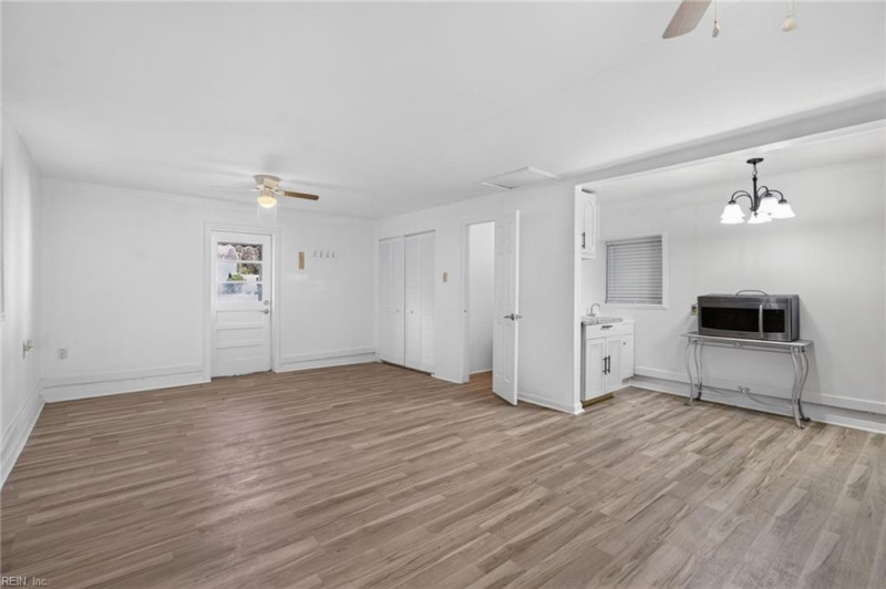 Photo 27 of 33 residential for sale in Portsmouth virginia
