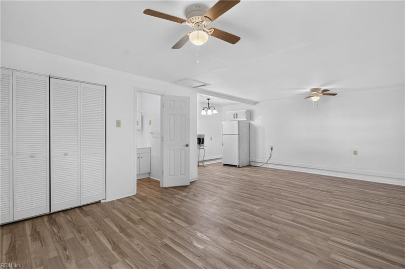 Photo 28 of 33 residential for sale in Portsmouth virginia