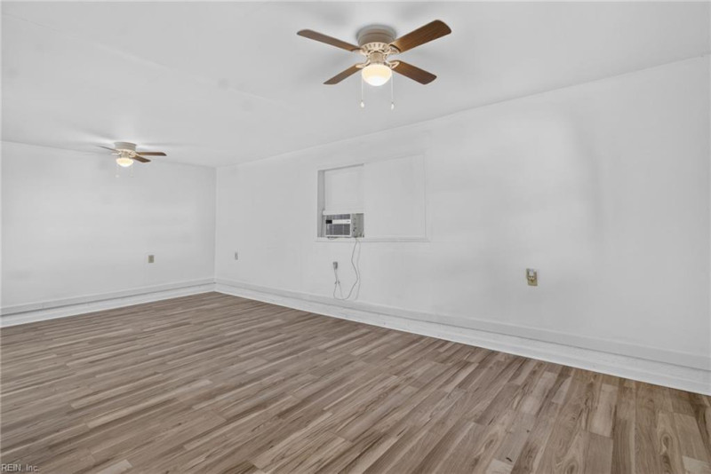 Photo 30 of 33 residential for sale in Portsmouth virginia