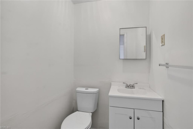 Photo 31 of 33 residential for sale in Portsmouth virginia