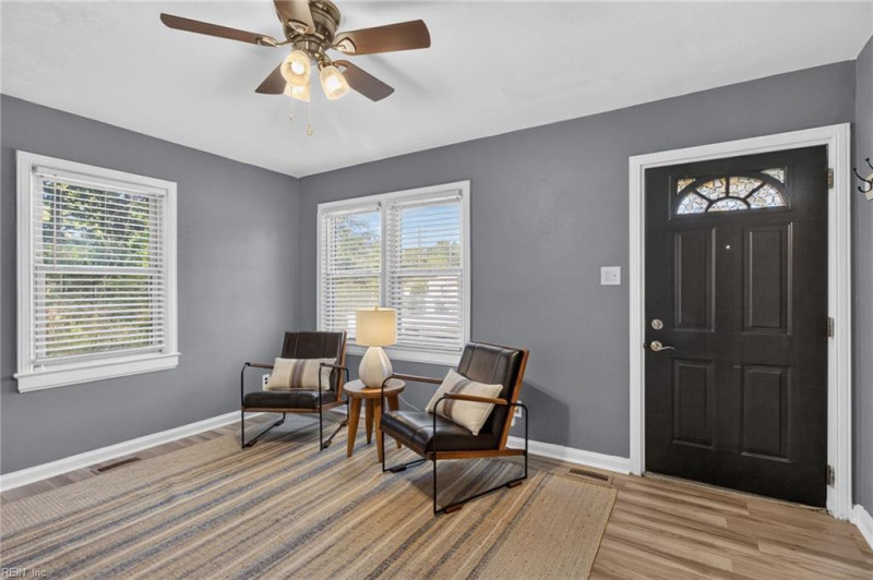 Photo 5 of 33 residential for sale in Portsmouth virginia
