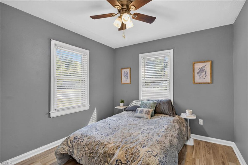 Photo 9 of 33 residential for sale in Portsmouth virginia