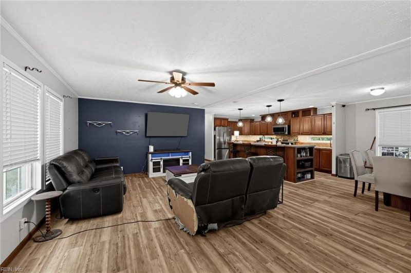 Photo 10 of 35 residential for sale in Gloucester County virginia