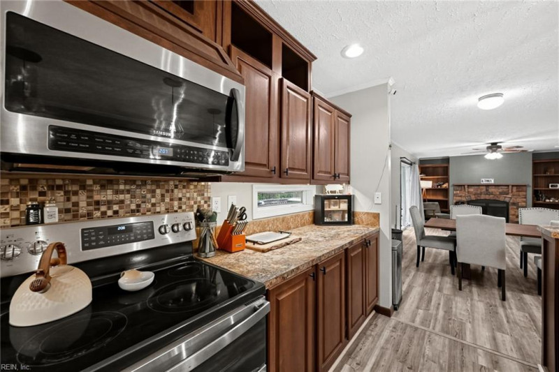 Photo 12 of 35 residential for sale in Gloucester County virginia