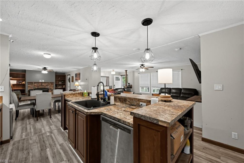 Photo 13 of 35 residential for sale in Gloucester County virginia