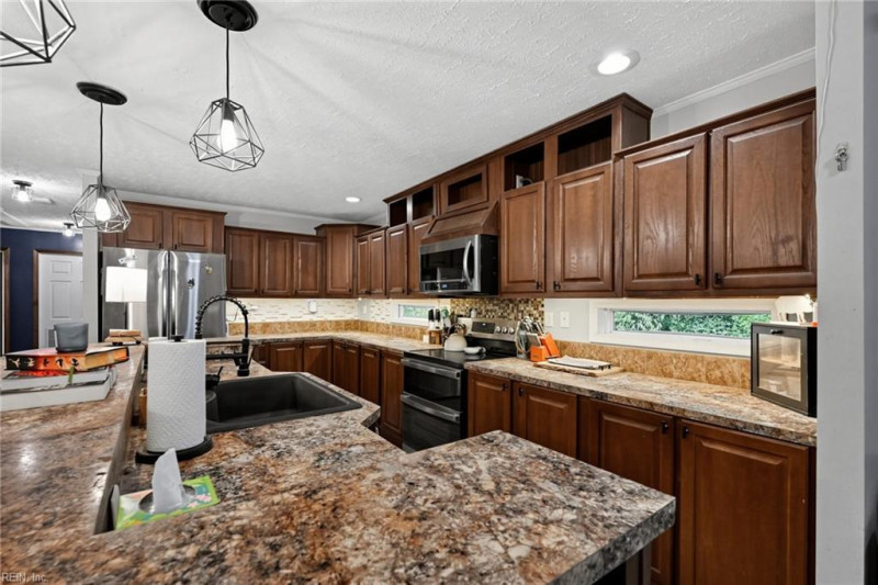 Photo 16 of 35 residential for sale in Gloucester County virginia