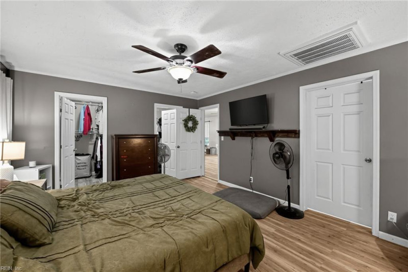 Photo 22 of 35 residential for sale in Gloucester County virginia