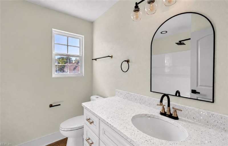 Photo 7 of 9 residential for sale in Suffolk virginia