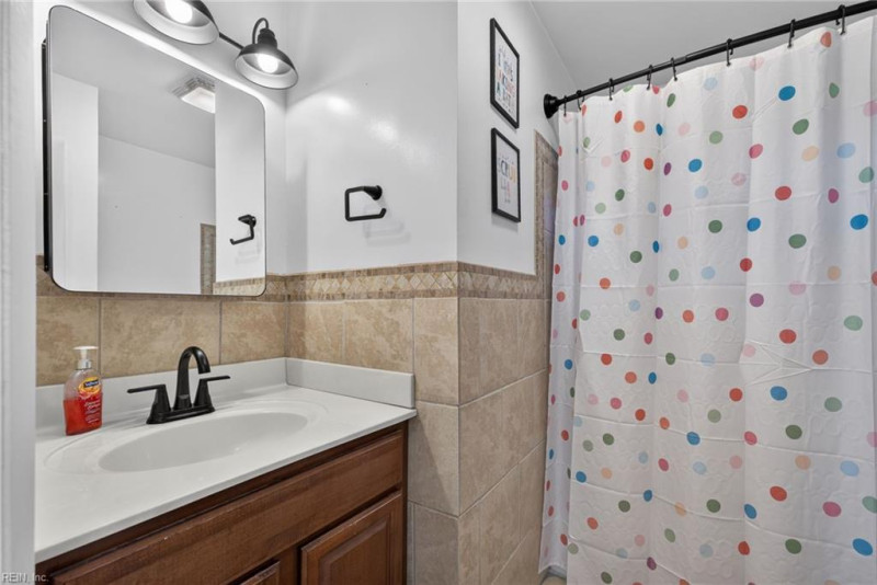 Photo 12 of 25 residential for sale in Portsmouth virginia