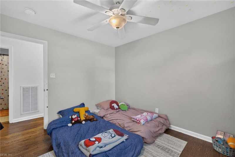 Photo 14 of 25 residential for sale in Portsmouth virginia