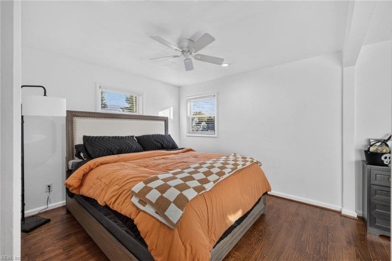 Photo 19 of 25 residential for sale in Portsmouth virginia