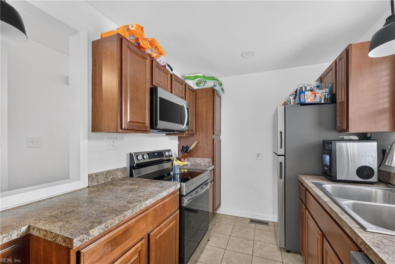 Photo 4 of 25 residential for sale in Portsmouth virginia