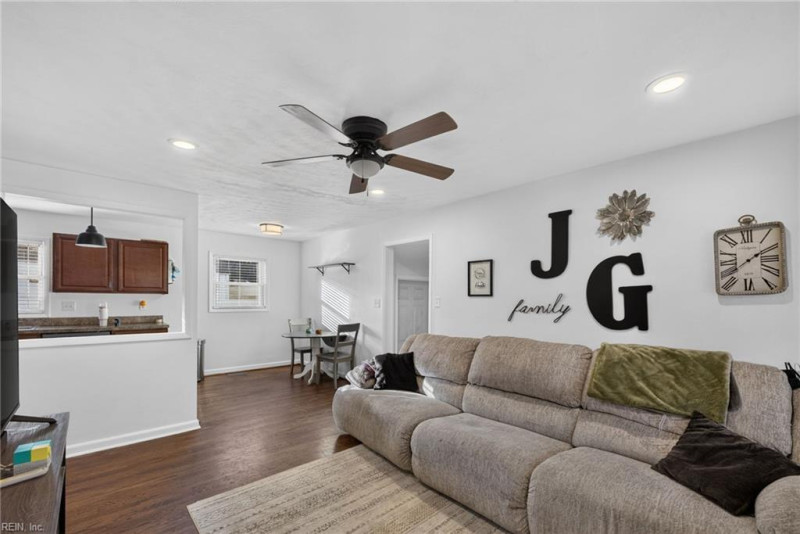 Photo 9 of 25 residential for sale in Portsmouth virginia
