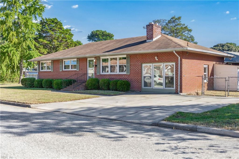 Photo 2 of 33 residential for sale in Hampton virginia