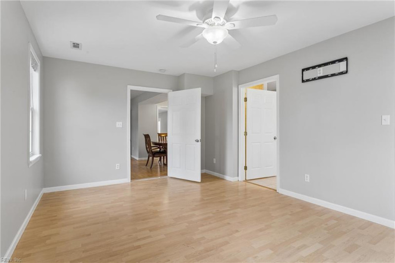 Photo 13 of 46 residential for sale in Hampton virginia