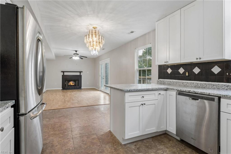 Photo 17 of 46 residential for sale in Hampton virginia