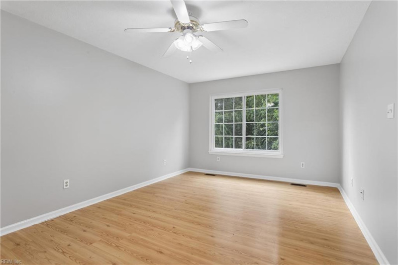 Photo 34 of 46 residential for sale in Hampton virginia