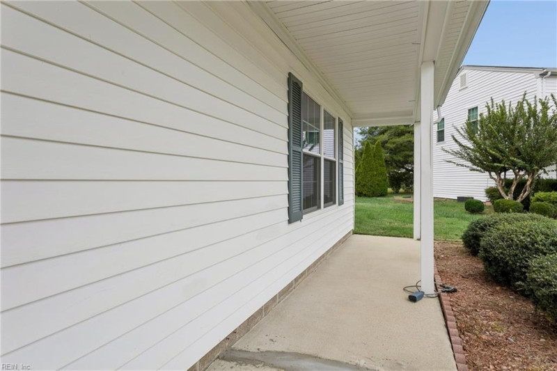 Photo 4 of 46 residential for sale in Hampton virginia