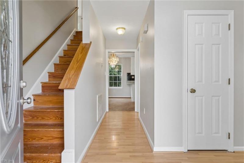 Photo 6 of 46 residential for sale in Hampton virginia