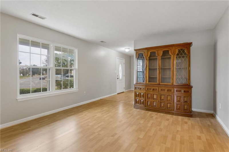 Photo 9 of 46 residential for sale in Hampton virginia