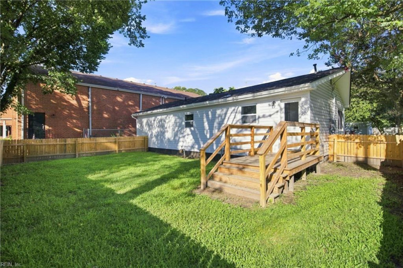 Photo 10 of 44 residential for sale in Chesapeake virginia