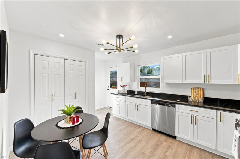 Photo 32 of 44 residential for sale in Chesapeake virginia