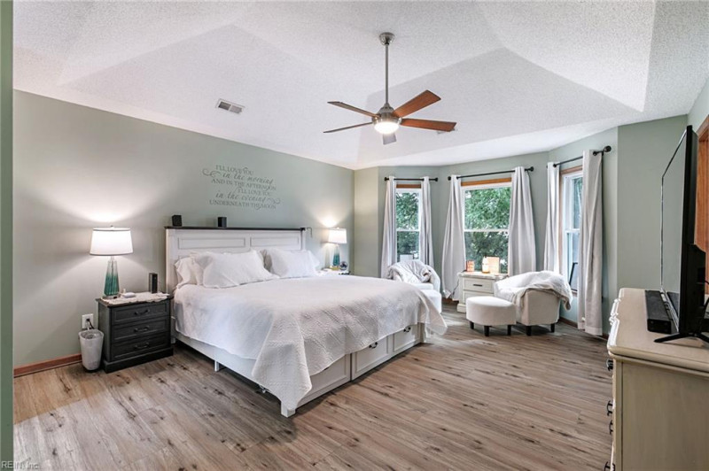 Photo 16 of 32 residential for sale in Hampton virginia