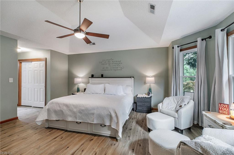 Photo 17 of 32 residential for sale in Hampton virginia