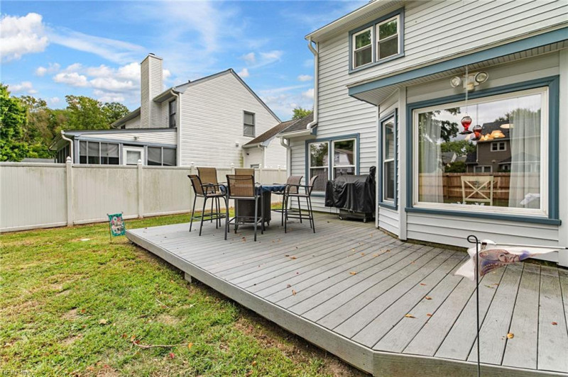 Photo 3 of 32 residential for sale in Hampton virginia