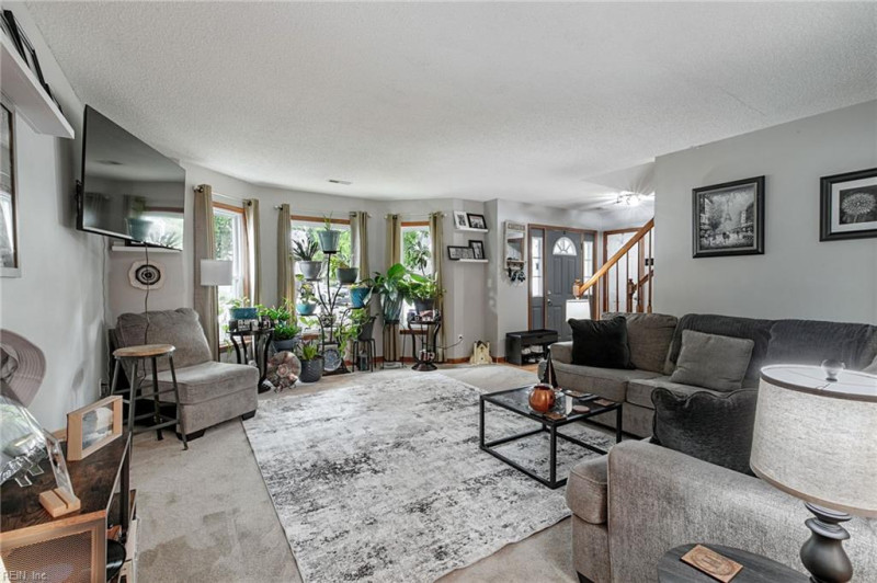 Photo 4 of 32 residential for sale in Hampton virginia