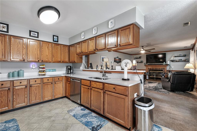 Photo 9 of 32 residential for sale in Hampton virginia