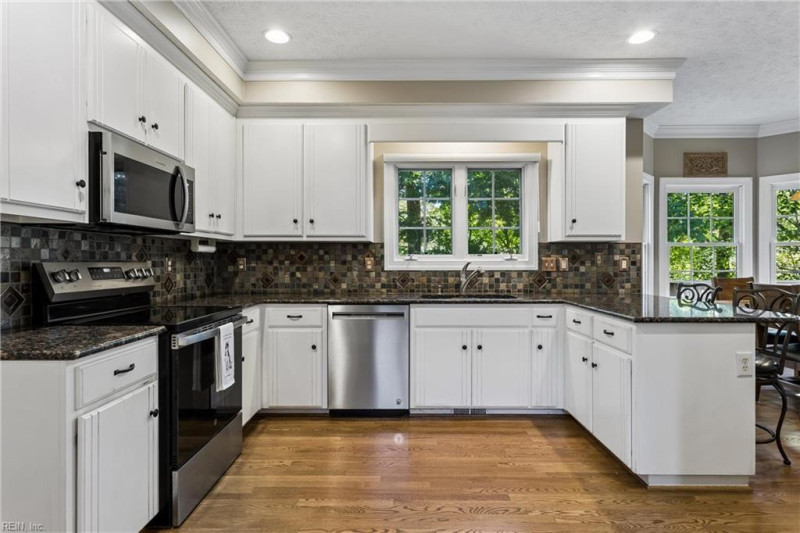 Photo 10 of 50 residential for sale in James City County virginia