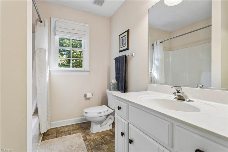 Photo 33 of 50 residential for sale in James City County virginia